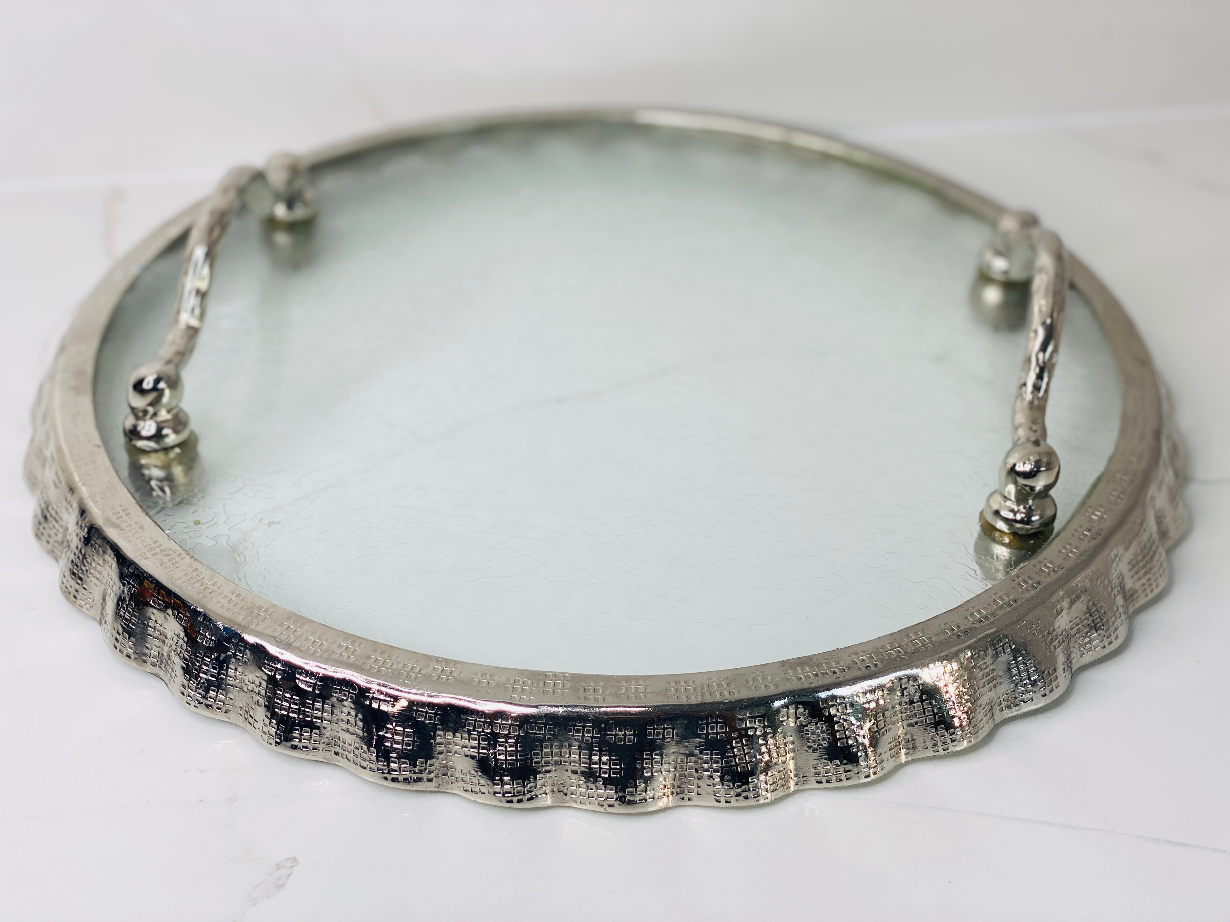 Silver Ruffle Hammered Glass Round Tray
